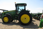 2011 John Deere 8260R