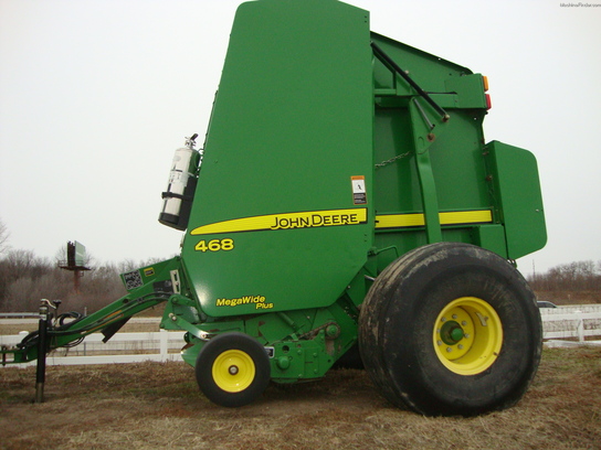 2009 John Deere 468