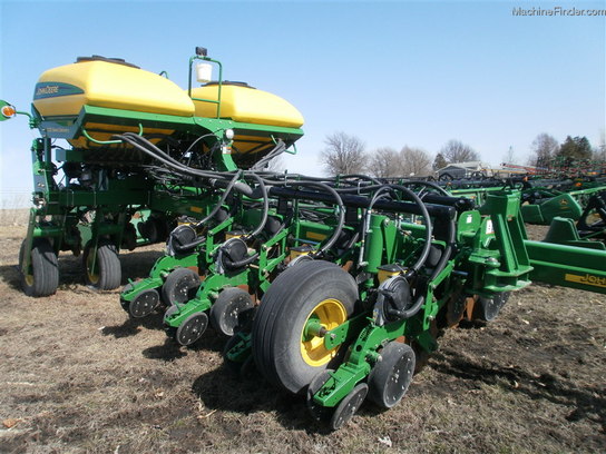 2009 John Deere 1770