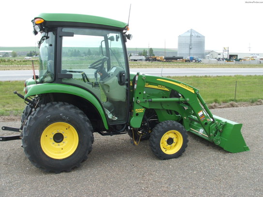2011 John Deere 3520