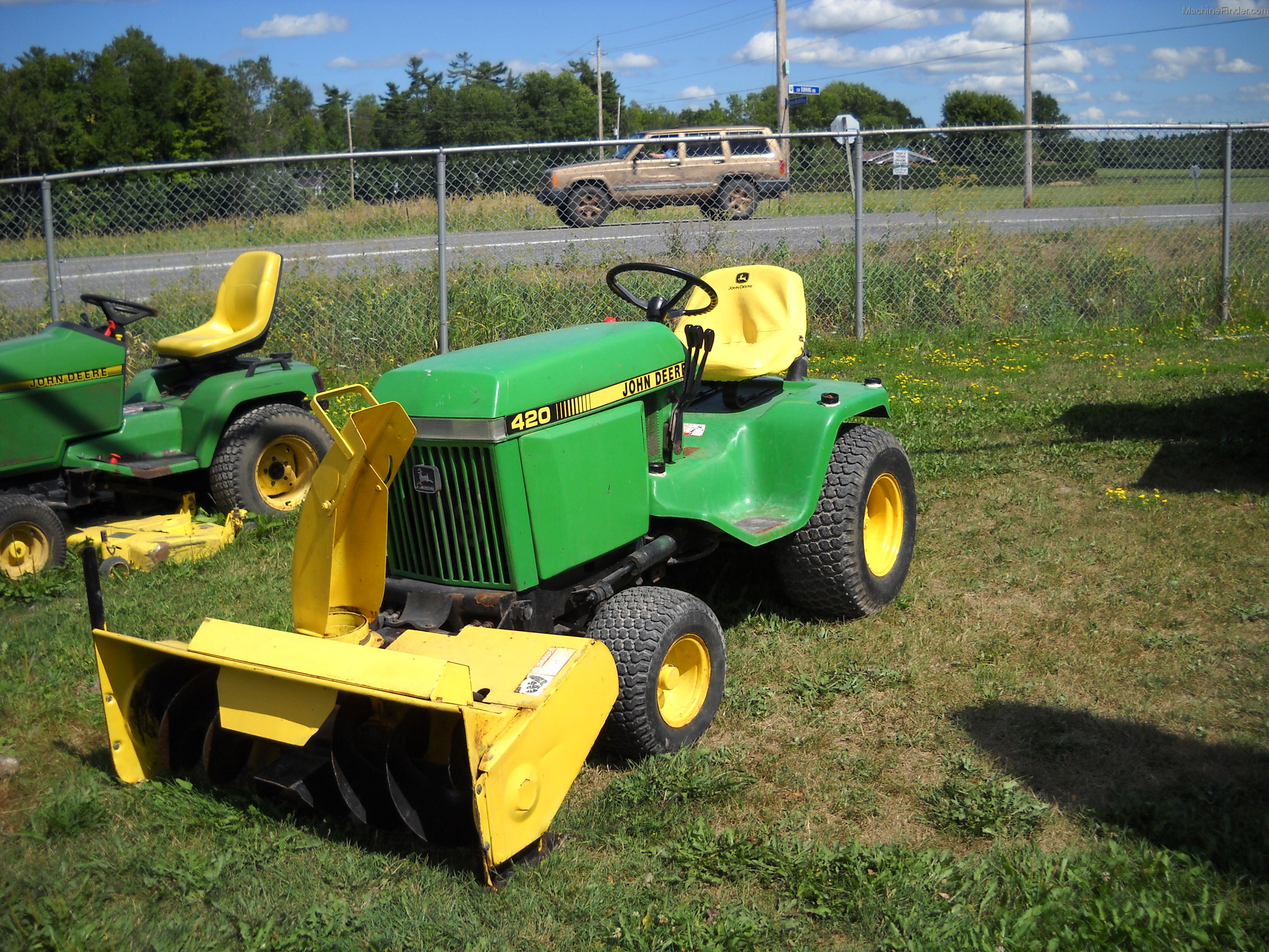 John Deere 420 Lawn & Garden and Commercial Mowing John Deere