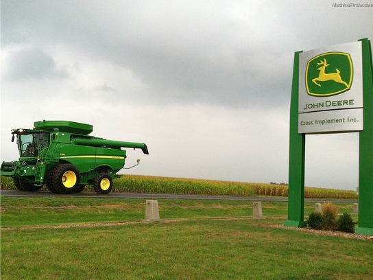 2012 John Deere S670