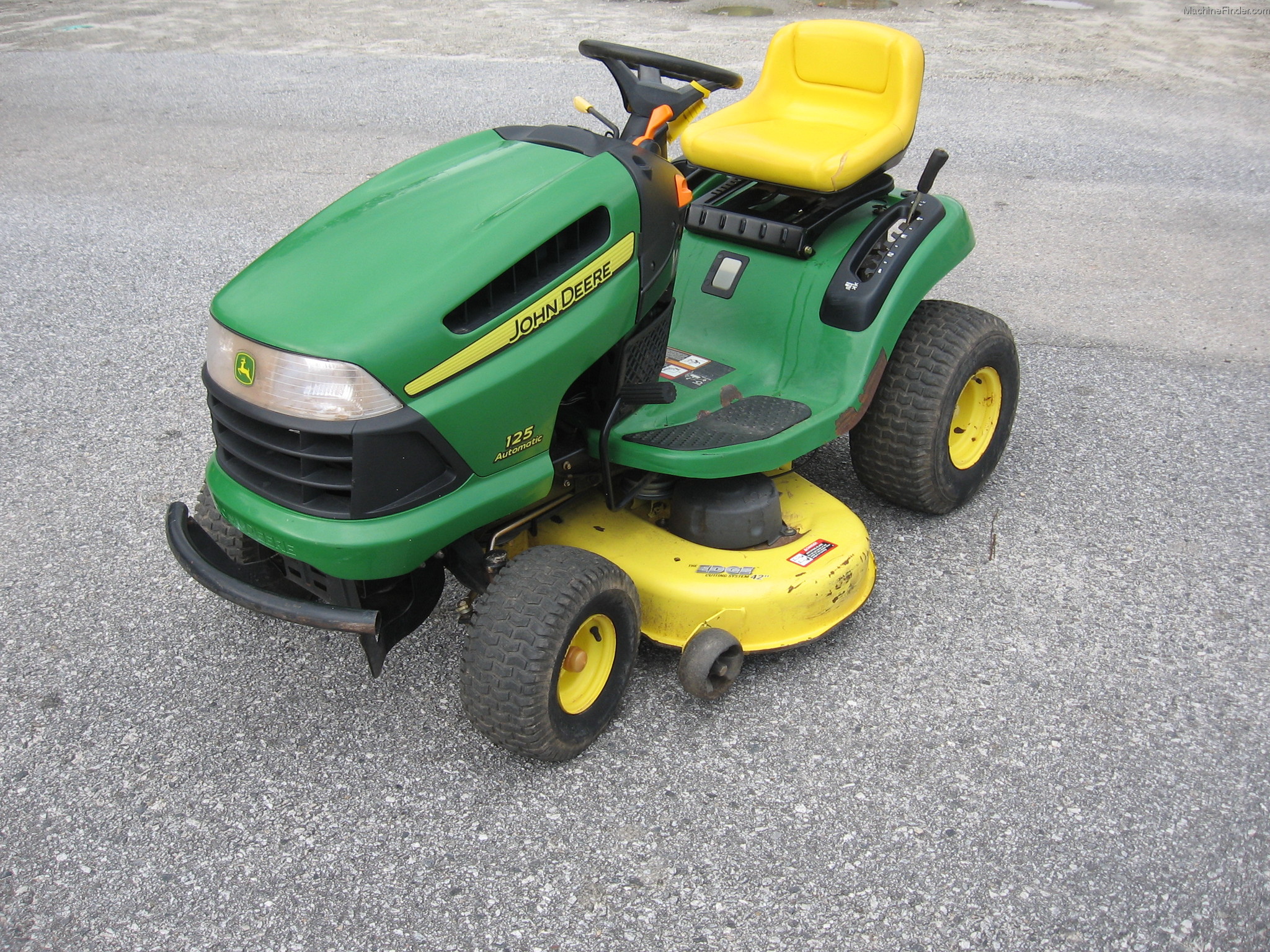 John Deere 125 Lawn & Garden and Commercial Mowing John Deere