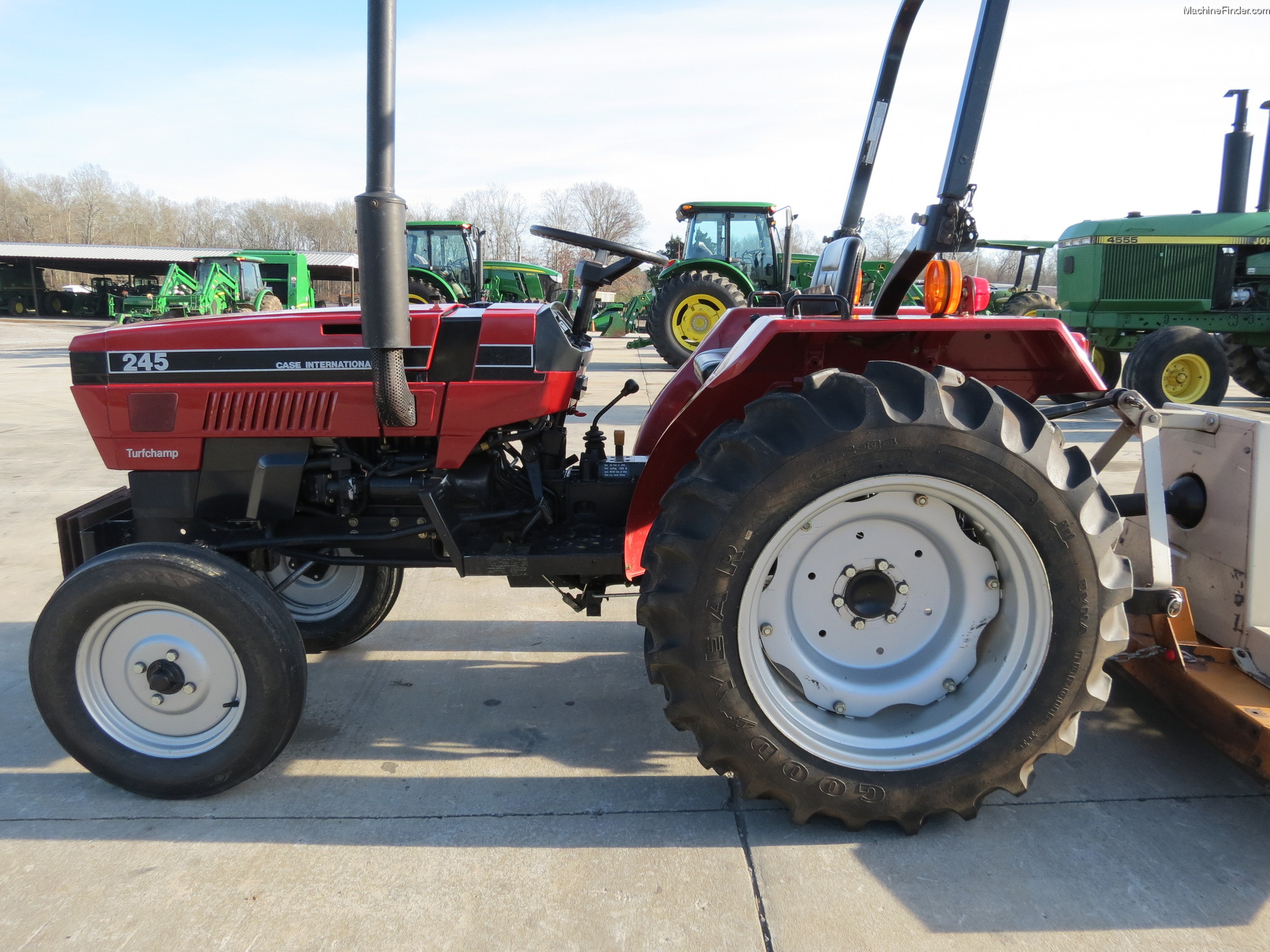 1989 Case IH 245 Tractors Compact (140hp.) John Deere MachineFinder