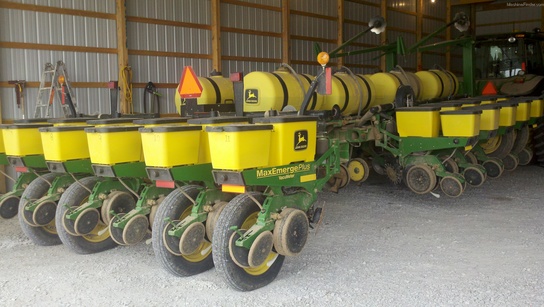 2000 John Deere 1770