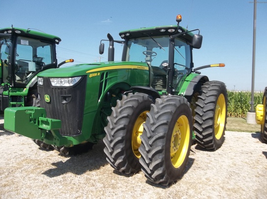 2011 John Deere 8335R