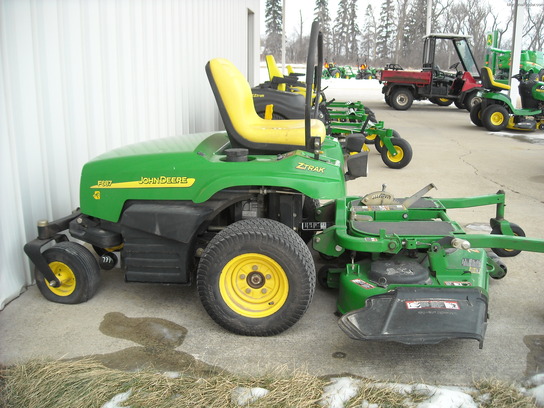 2003 John Deere F687