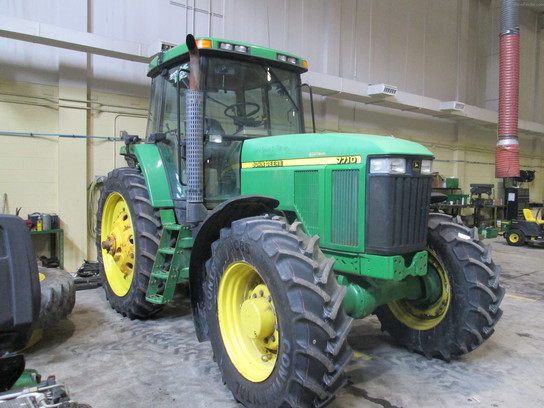  John Deere 7710