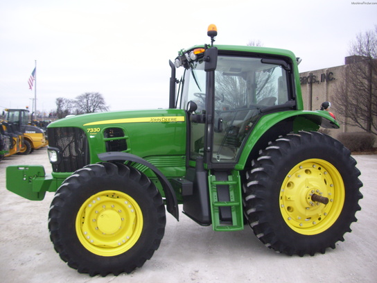  John Deere 7330