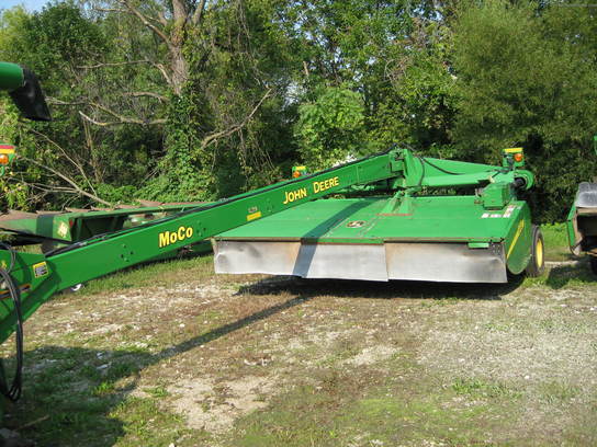 2004 John Deere 946