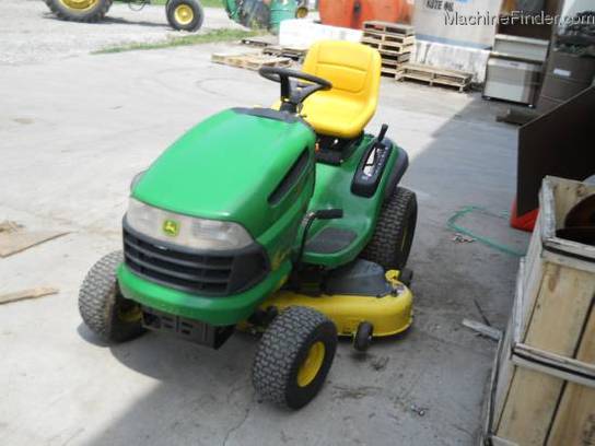 2010 John Deere LA145 LAWN MOWER