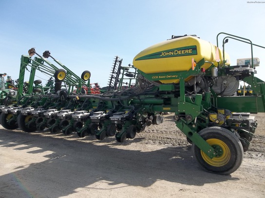 2005 John Deere 1770NT
