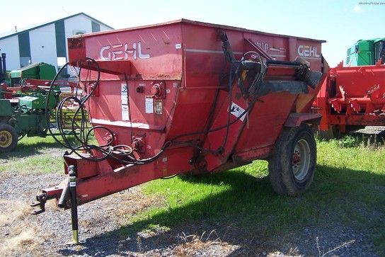  Gehl 7210