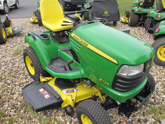 2007 John Deere X724