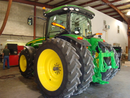 2010 John Deere 8270R