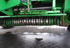 2000 John Deere 566