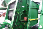 2000 John Deere 566