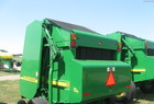 2001 John Deere 567