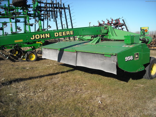 2001 John Deere 956