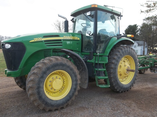 2005 John Deere 7820