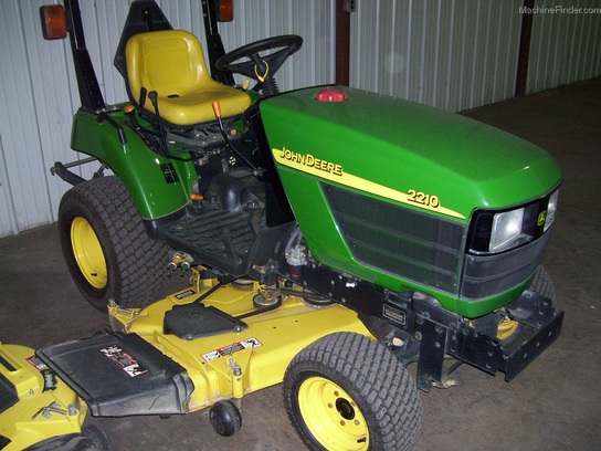  John Deere 2210