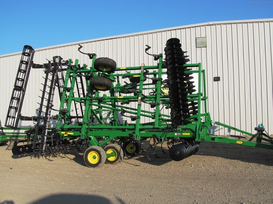 2011 John Deere 2310