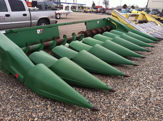  John Deere 843