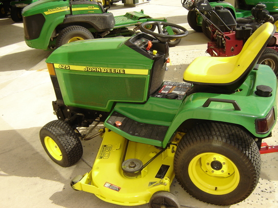 2000 John Deere 425