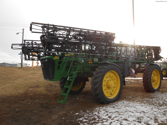 2011 John Deere 4930