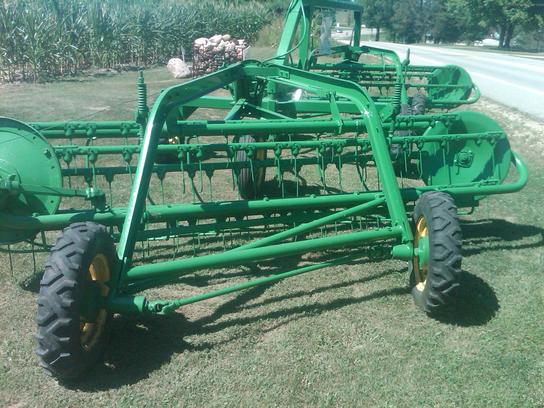  John Deere 672