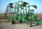 2005 John Deere 2210