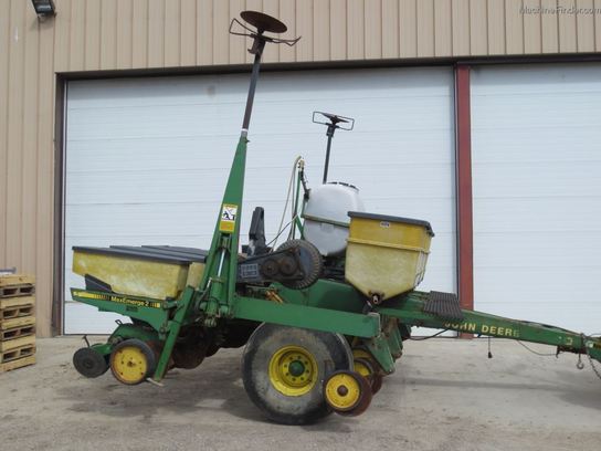 2000 John Deere 7240