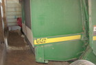 2002 John Deere 567