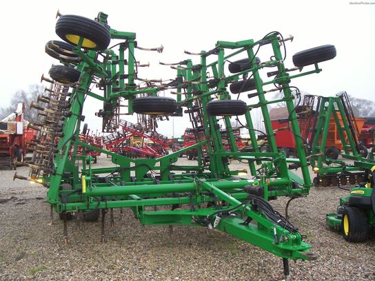 2007 John Deere 2210