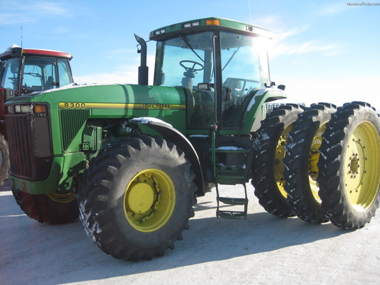 1995 John Deere 8300