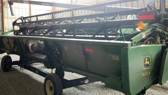 2001 John Deere 925F