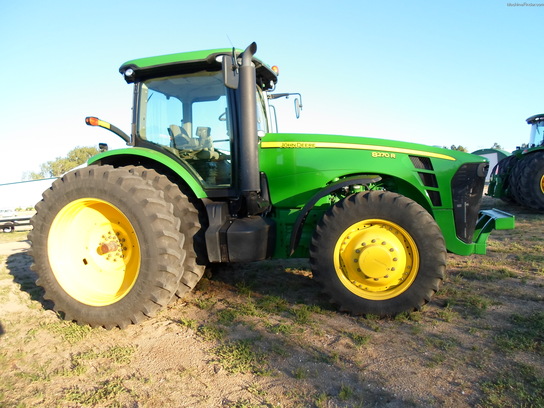 2010 John Deere 8270R
