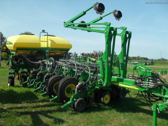 2011 John Deere 1770NT