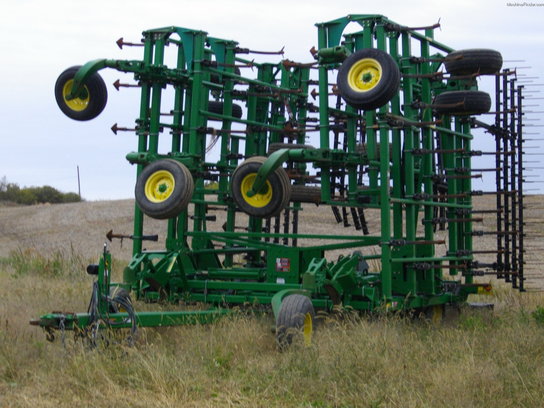 2008 John Deere 2210