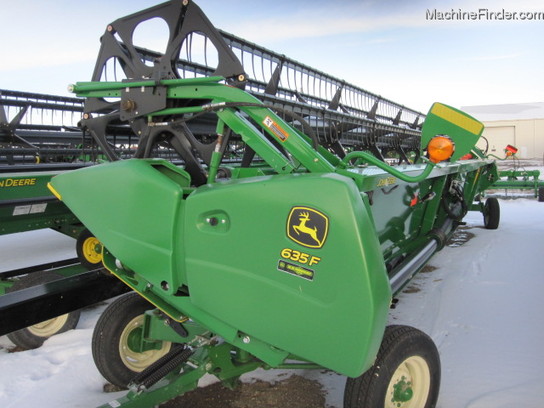 2011 John Deere 635F