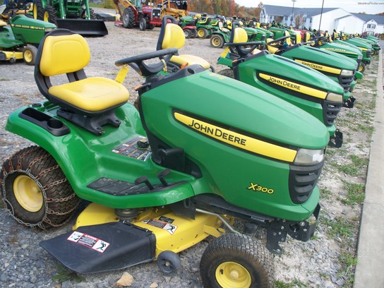  John Deere X300