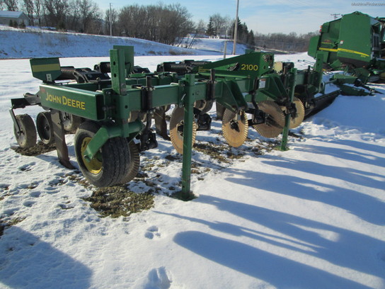 2008 John Deere 2100