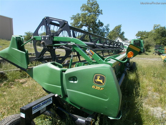  John Deere 635F