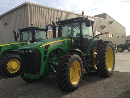 2010 John Deere 8245R