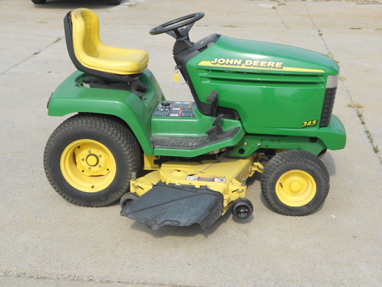 1999 John Deere 345