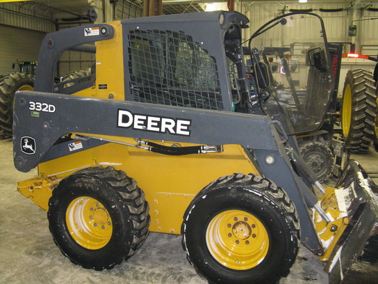 2011 John Deere 332D