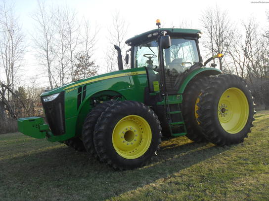 2012 John Deere 8260R