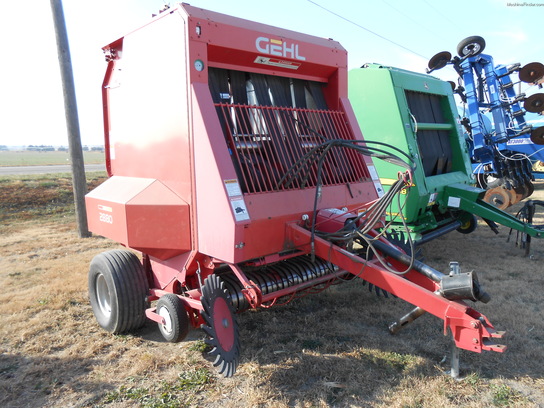 2004 Gehl 2880
