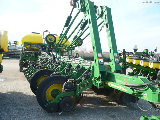 2010 John Deere 1770NT