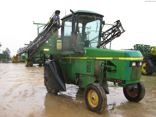 2004 John Deere 6700